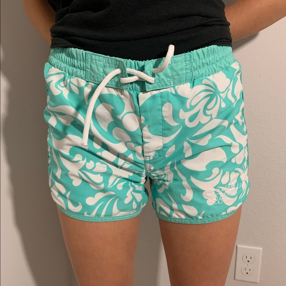swim/surf shorts
